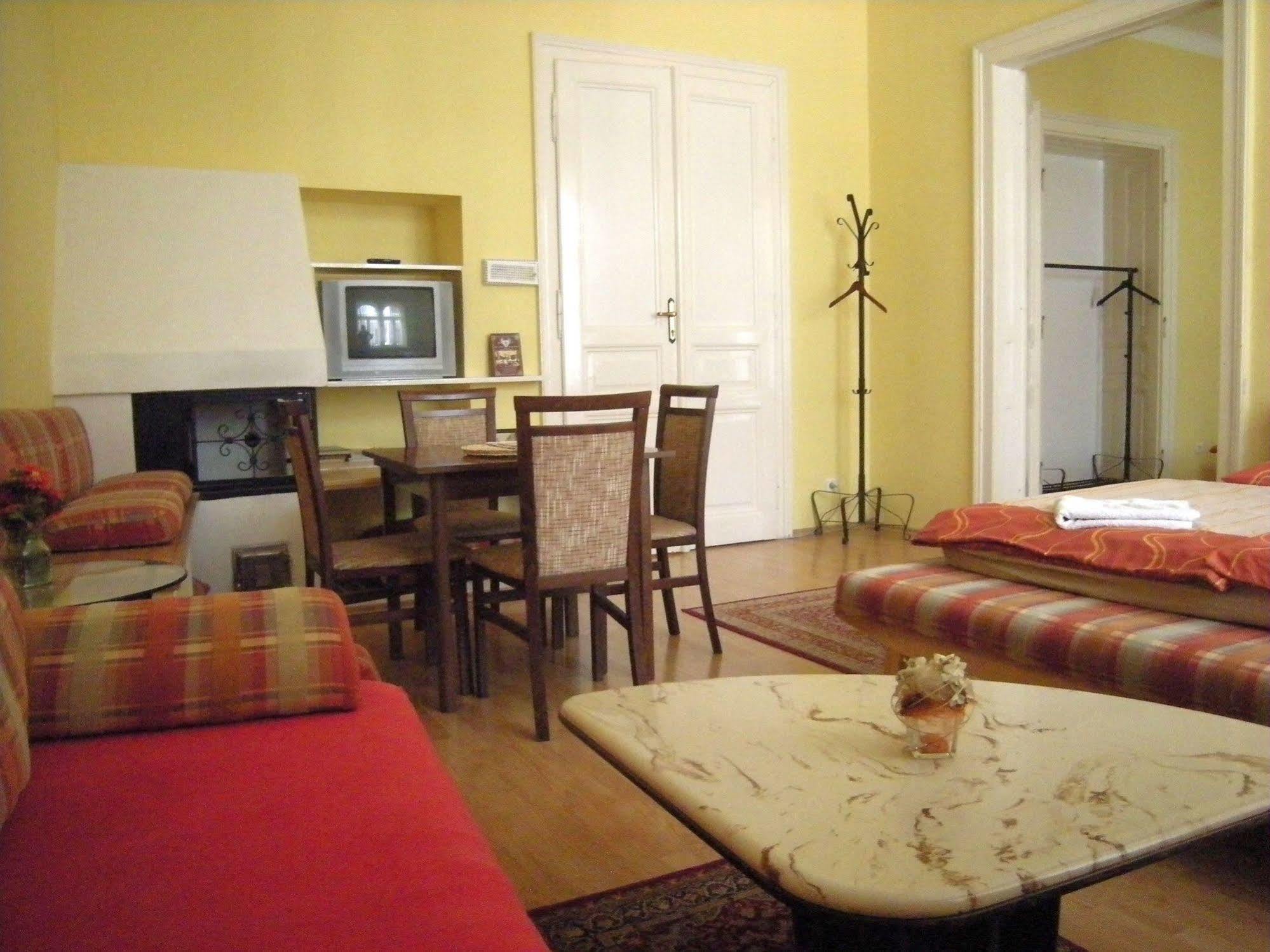 Historical Centre Apartment *